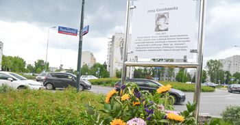"Kobieta pracująca" uhonorowana w Warszawie. Miejsce jest nieprzypadkowe