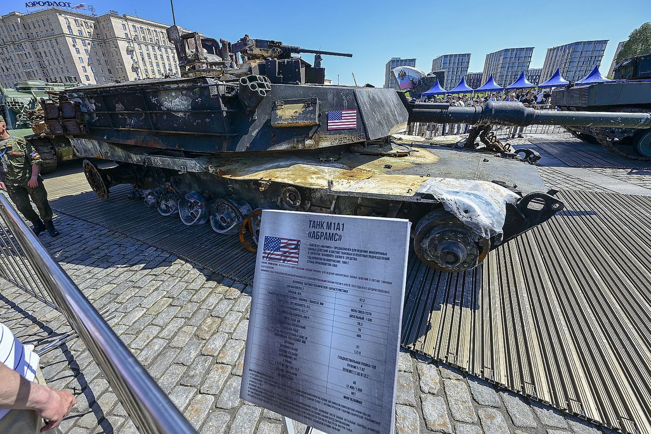 Abrams lost by Ukraine displayed in Moscow