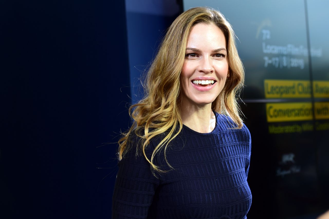 Hilary Swank jest w bliźniaczej ciąży. 48-latka wyznała to w programie na żywo