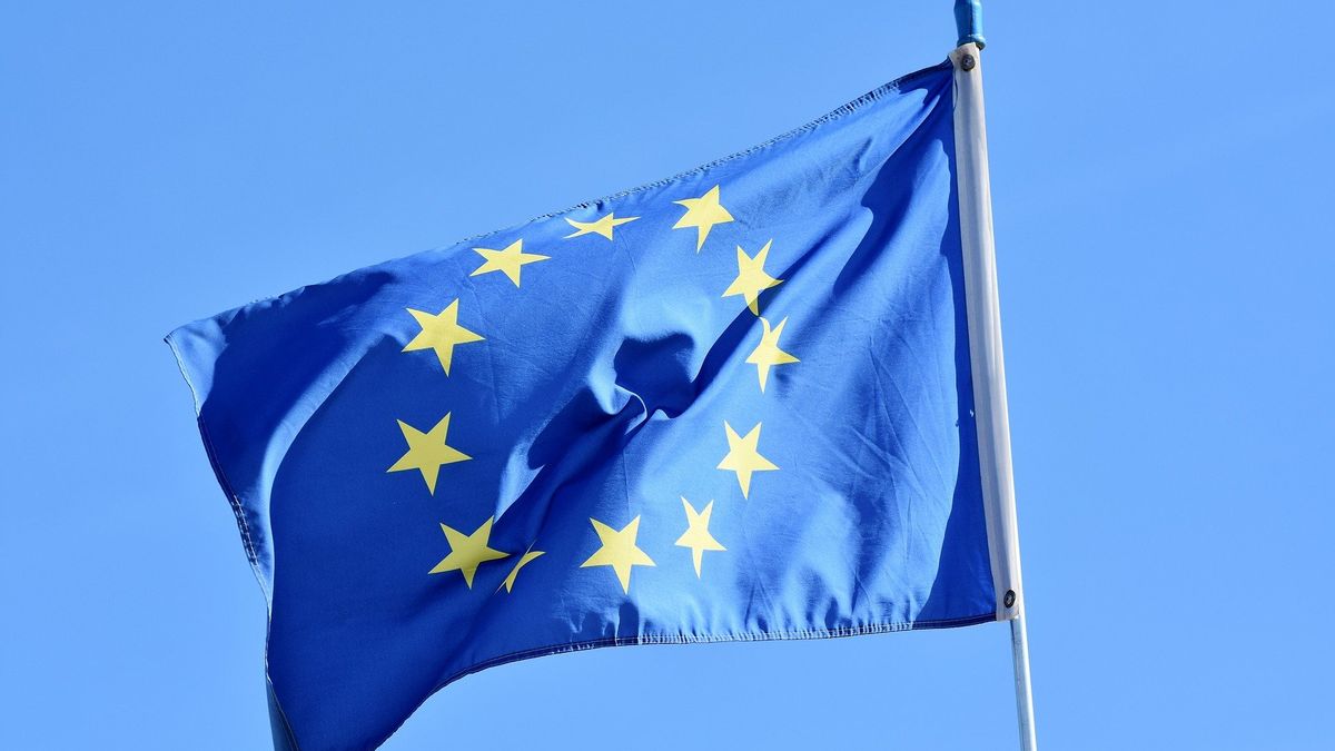 Komisja Europejska zatwierdziła przedłużenie obecnego polskiego programu pomocy na ratowanie małych i średnich przedsiębiorstw