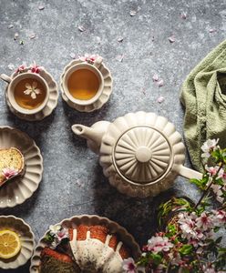 Rozgrzewająca herbata na chłodny dzień. Jak ją zaparzyć?