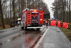 Mazowieckie. Śmiertelny wypadek w Nieporęcie. Pojazd osobowy zderzył się z ciężarowym