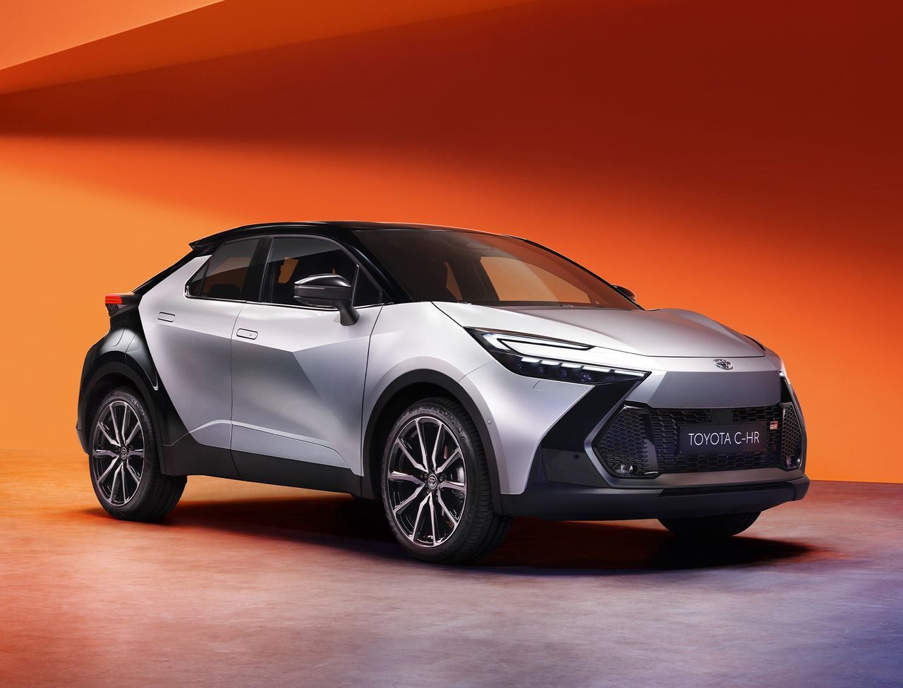 Nowa Toyota C-HR - druga generacja ikony wśród crossoverów