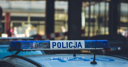 Kontrowersje po pogrzebie ofiar Tadeusza Dudy. Policja wyjaśnia