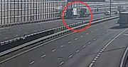 Groźny wypadek ciężarówek. Kamery na obwodnicy Lublina wszystko nagrały