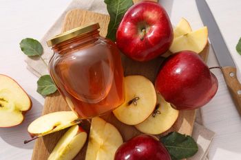 Każdy owoc z flagą. Wkrótce duże zmiany w codziennych zakupach