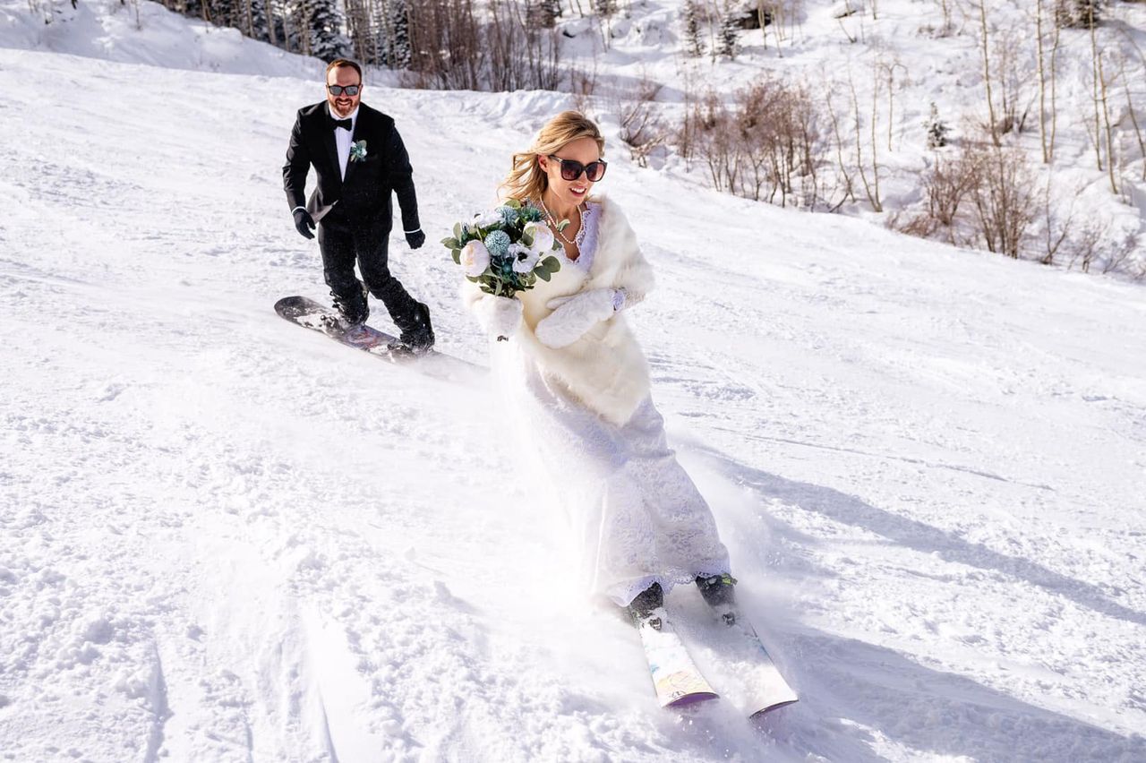 Gabrielle Stowe jest jedną z prekursorką sesji ślubnych na stokach narciarskich.