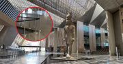Zaskakujące sceny w Egipcie. W muzeum woda lała się strumieniami na głowy turystów