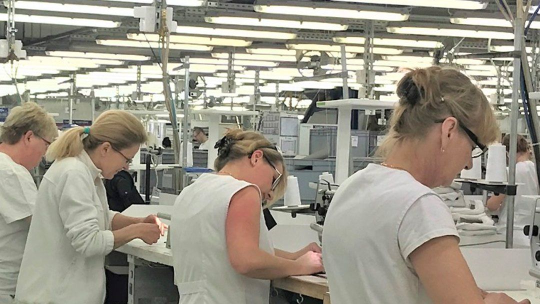Faurecia to nie jedyna firma, która postawiła na tworzenie maseczek