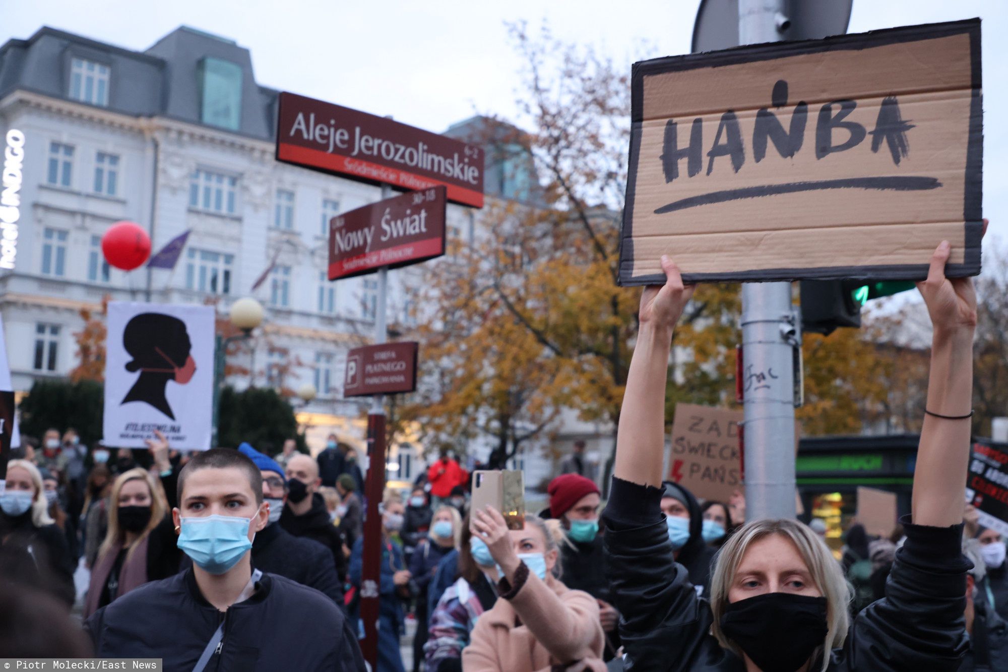 Protesty na ulicach Warszawy (East News)