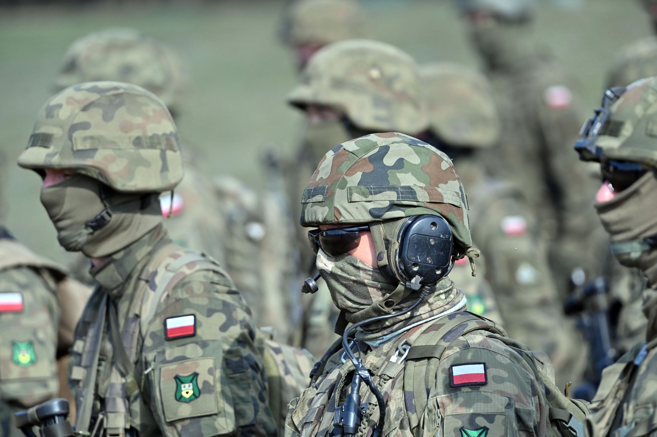 �o�nierze
Drawsko Pomorskie, 06.05.2022. Polscy �o�nierze podczas mi�dzynarodowych �wicze� pk. Defender Europe 2022, 6 bm. na poligonie w Drawsku Pomorskim. W �wiczeniach uczestniczy ponad 100 polskich i niemieckich �o�nierzy. (mb/doro) PAP/Marcin Bielecki
Marcin Bielecki
�wiczenia, �wiczenie, Defender Europe 2022, DefenderEurope 2022, Mi�dzynarodowe, poligon drawski, wojsko, �o�nierz, manewry