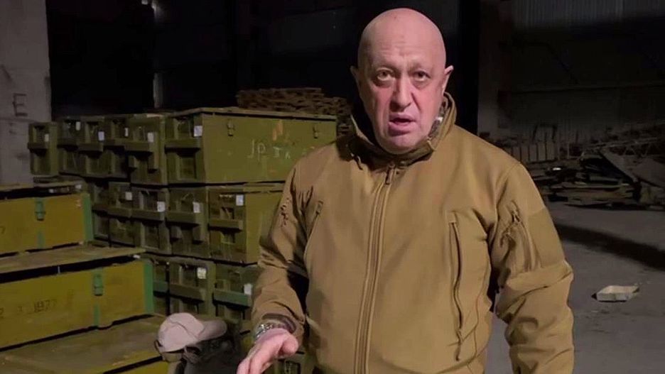 Wojna w Ukrainie. Jewgienij Prigożin prezentuje zdobyte uzbrojenie