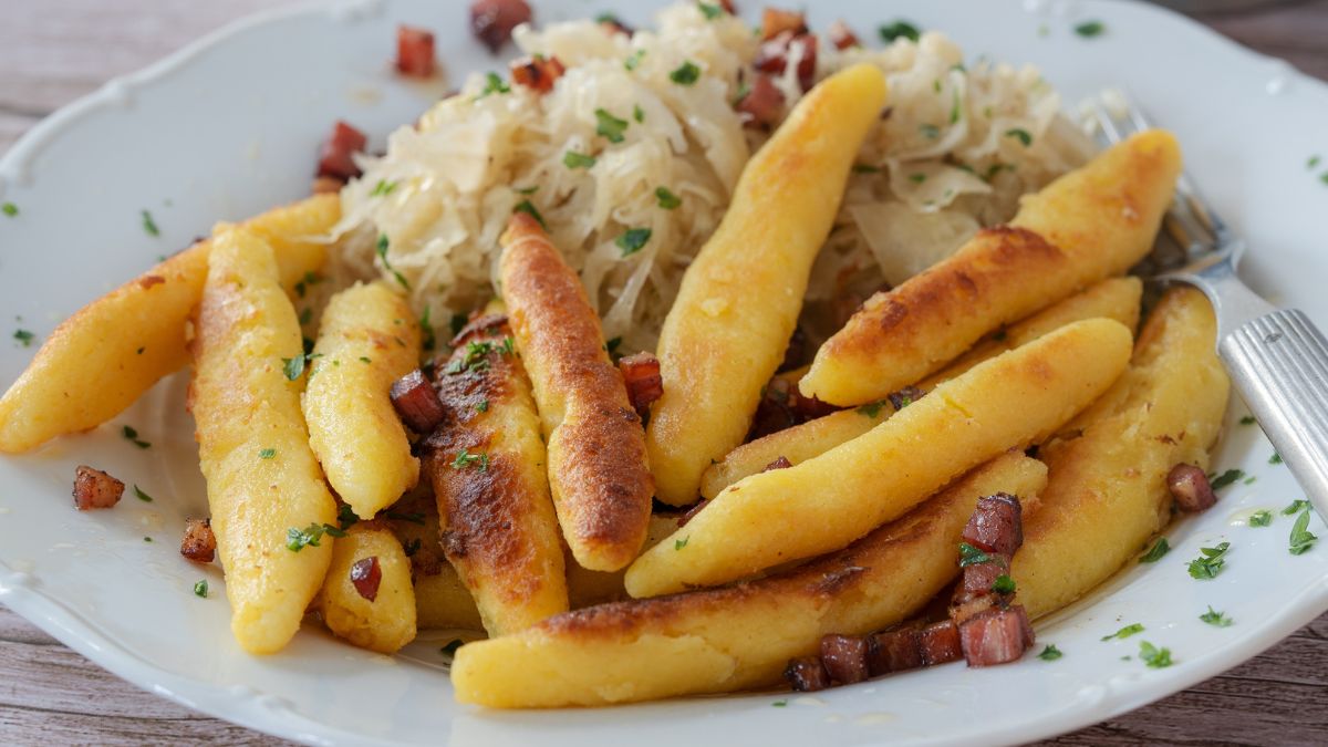 Schupfnudeln dobrze smakują ze słodkimi i wytrawnymi dodatkami