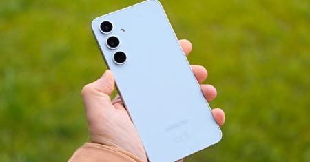 Tak się robi tańsze flagowce. Samsung Galaxy S24 FE - recenzja