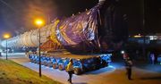 Nocny transport ogromnej kolumny do ORLEN. Utrudnienia w Płocku