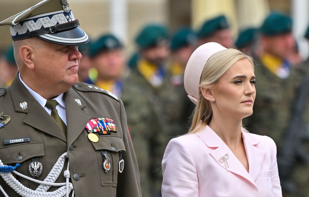 Róż na wojskowej uroczystości. Tak ubrała się żona Kosiniaka-Kamysza
