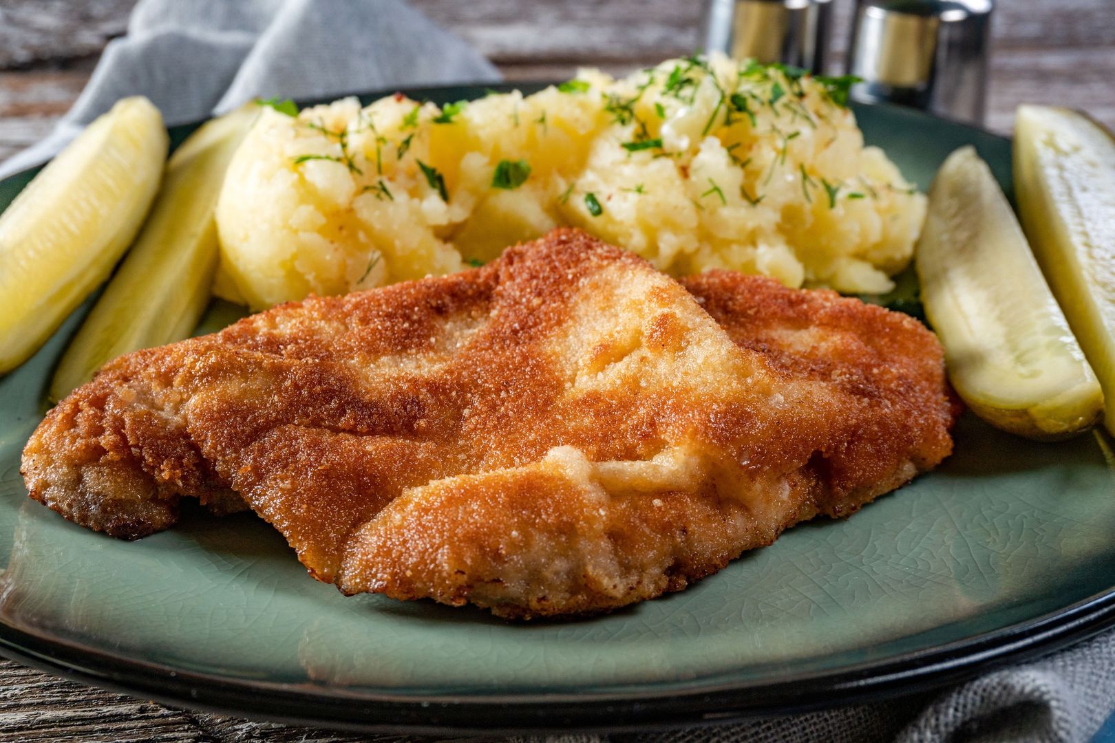 Kotlet schabowy z ziemniakami