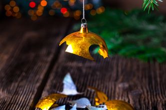 Wariant Delta zepsuje święta. Prezenty droższe, nie wszystkie dojdą na czas