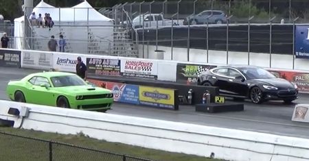 Tesla Model S P85D kontra Dodge Challenger SRT Hellcat [wideo]