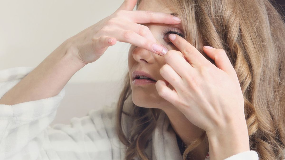 Różnowzroczność, inaczej anizometropia, to wada optyczna, którą zazwyczaj leczy się jest przy pomocy soczewek kontaktowych.