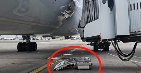 Wielka wyrwa w samolocie, pasażerowie umieszczeni w hotelach