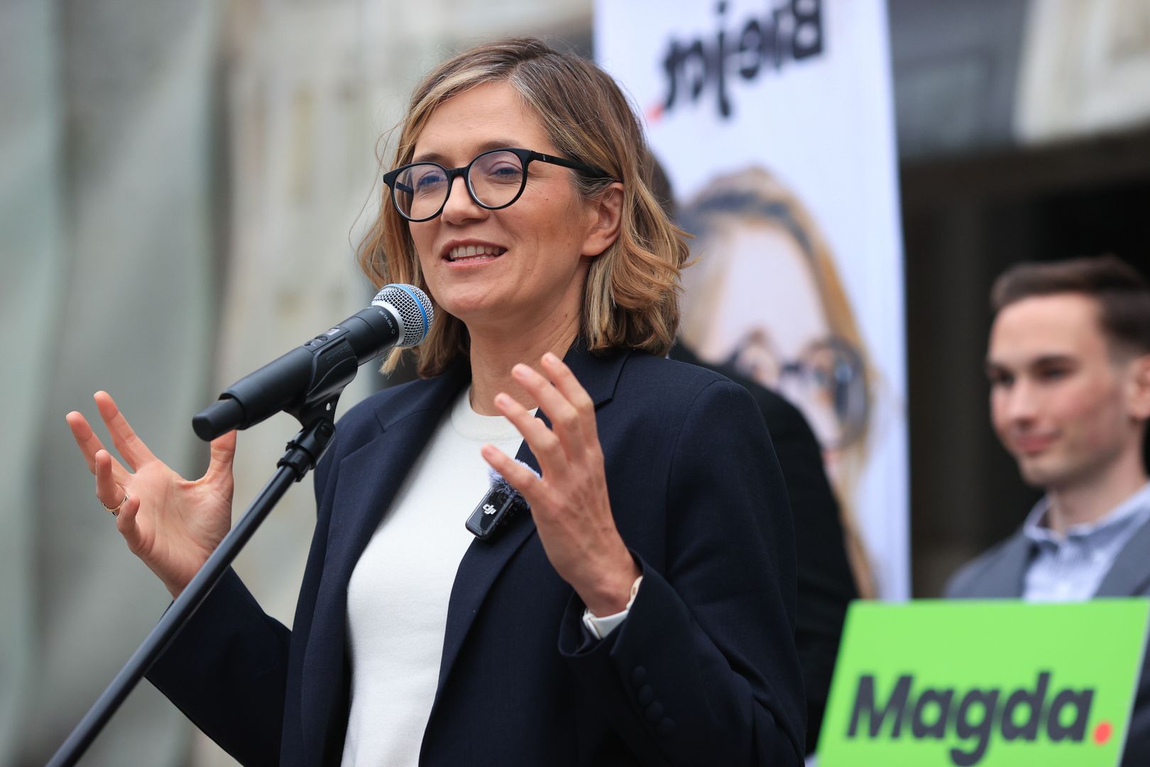 Katowice, 06.05.2025. Wybory Prezydenta RP 2025 - kampania. Kandydatka Lewicy w wyborach prezydenckich, wicemarszałkini Senatu RP Magdalena Biejat (C) podczas spotkania z wyborcami w Katowicach, 6 bm. (amb) PAP/Jarek Praszkiewicz