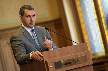 "Ktoś musi czyścić toalety". Skandal po słowach węgierskiego ministra