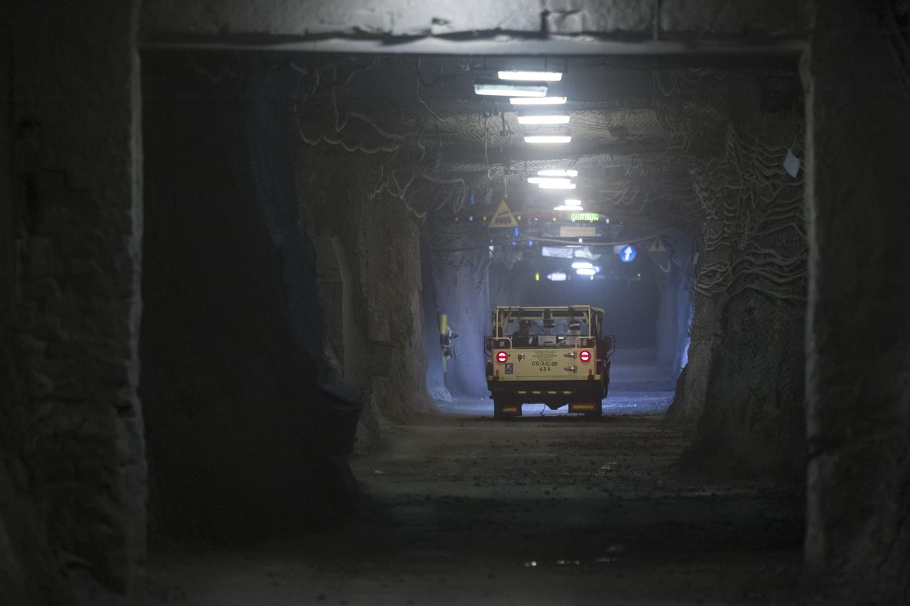 Trzy silne wstrząsy w ZG Rudna. Jedna osoba trafiła do szpitala