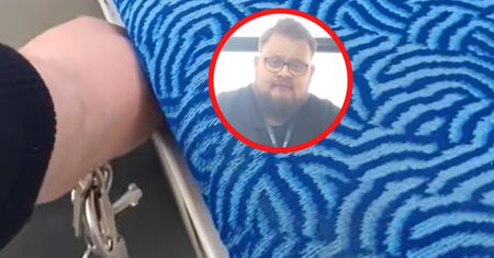 Pokazał ukryty zbiornik. Ludzie zdziwieni. "Zawsze mnie zastanawiało"