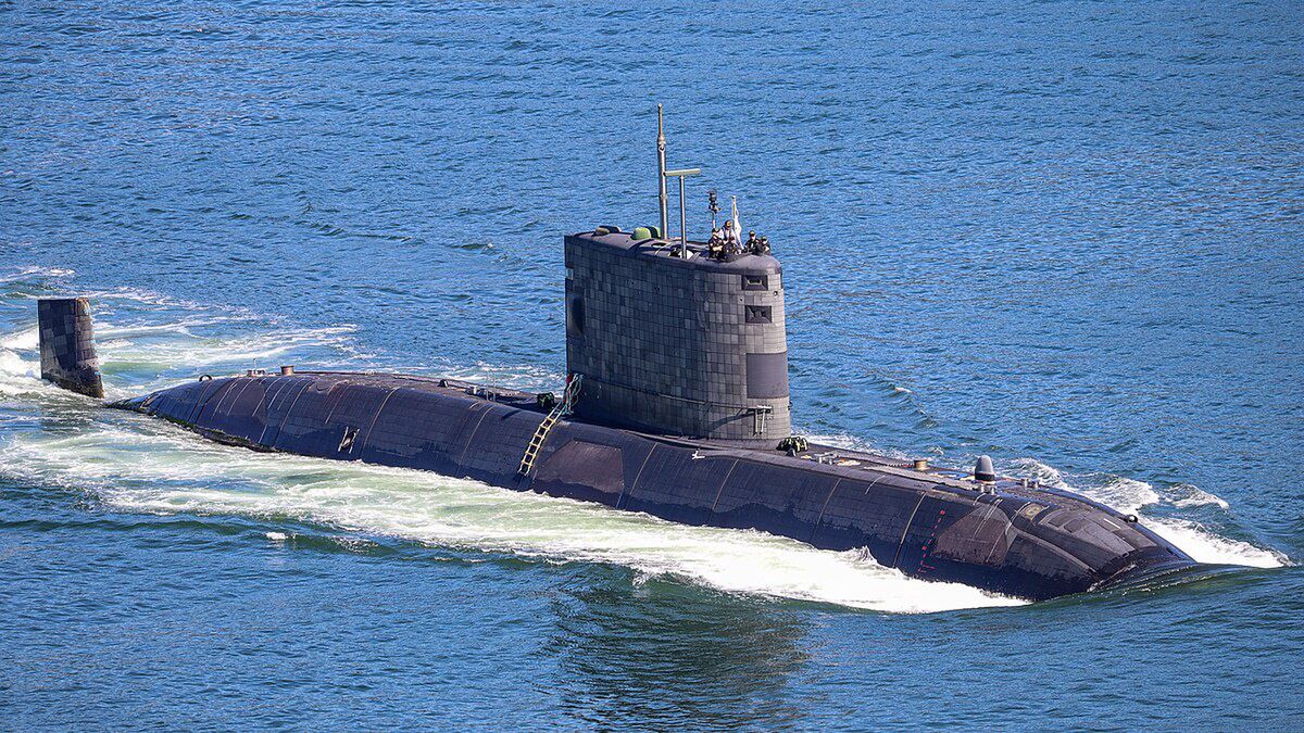 Kanadyjski okręt HMCS Corner Brook typu Victoria; MarkjF31