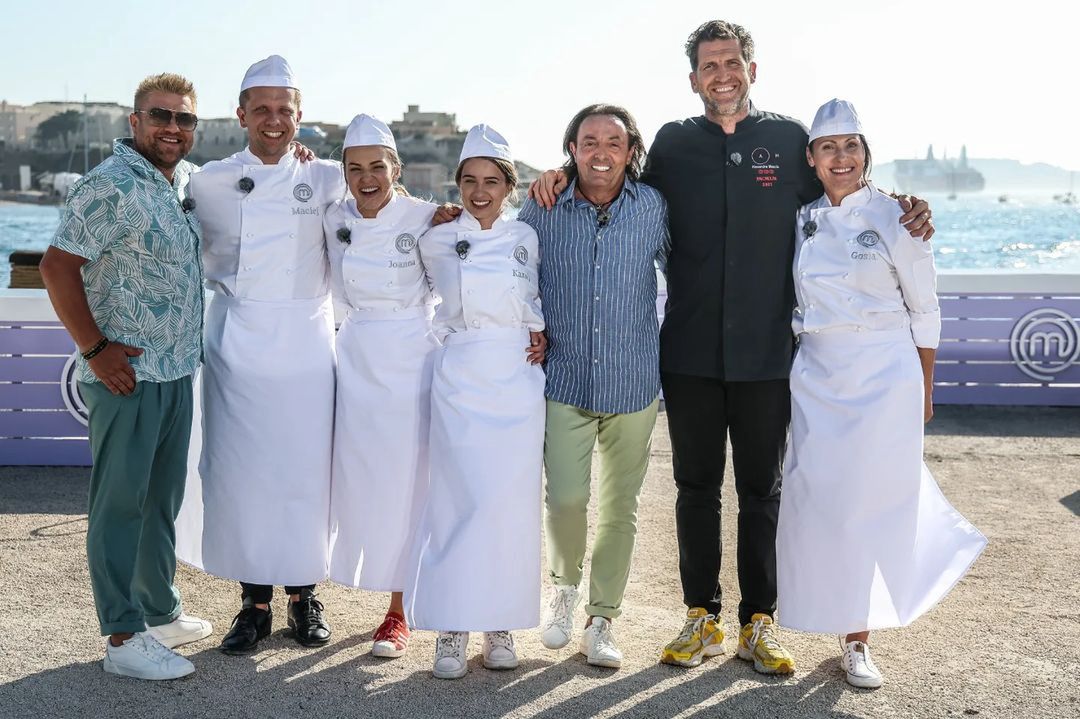 Finaliści "Masterchefa" z jurorami odcinka półfinałowego