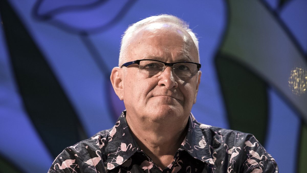 Jacek Cygan jest autorem tekstu piosenki "Życie jest nowelą"