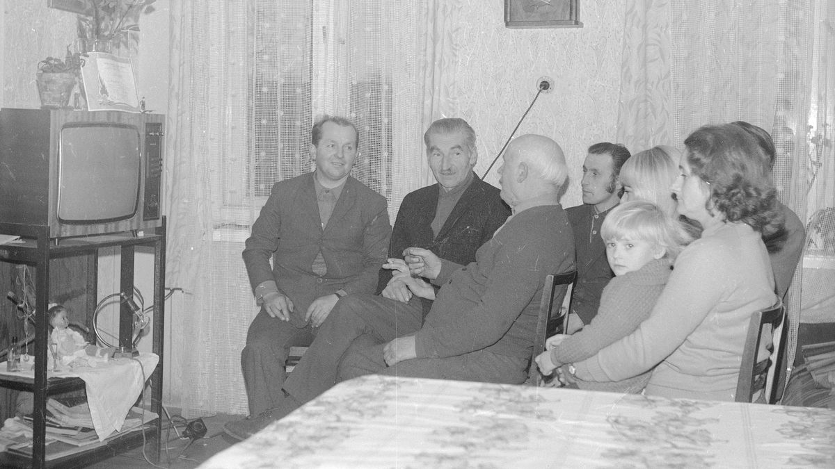 W czasach PRL telewizory przez wiele lat były luksusem