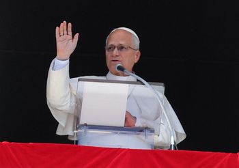 Papież Leon XIV odwiedzi Francję. Zainteresowanie przerosło oczekiwania