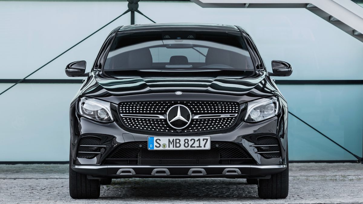 Mercedes-Benz GLC jest liderem w segmencie premium, ale tylko wtedy, gdy uznamy jego dwie wersje nadwoziowe za jeden model.
