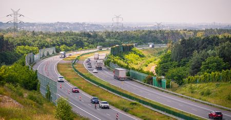 "Fale Dunaju" na autostradzie. Trzeba zerwać nawierzchnię. Startują