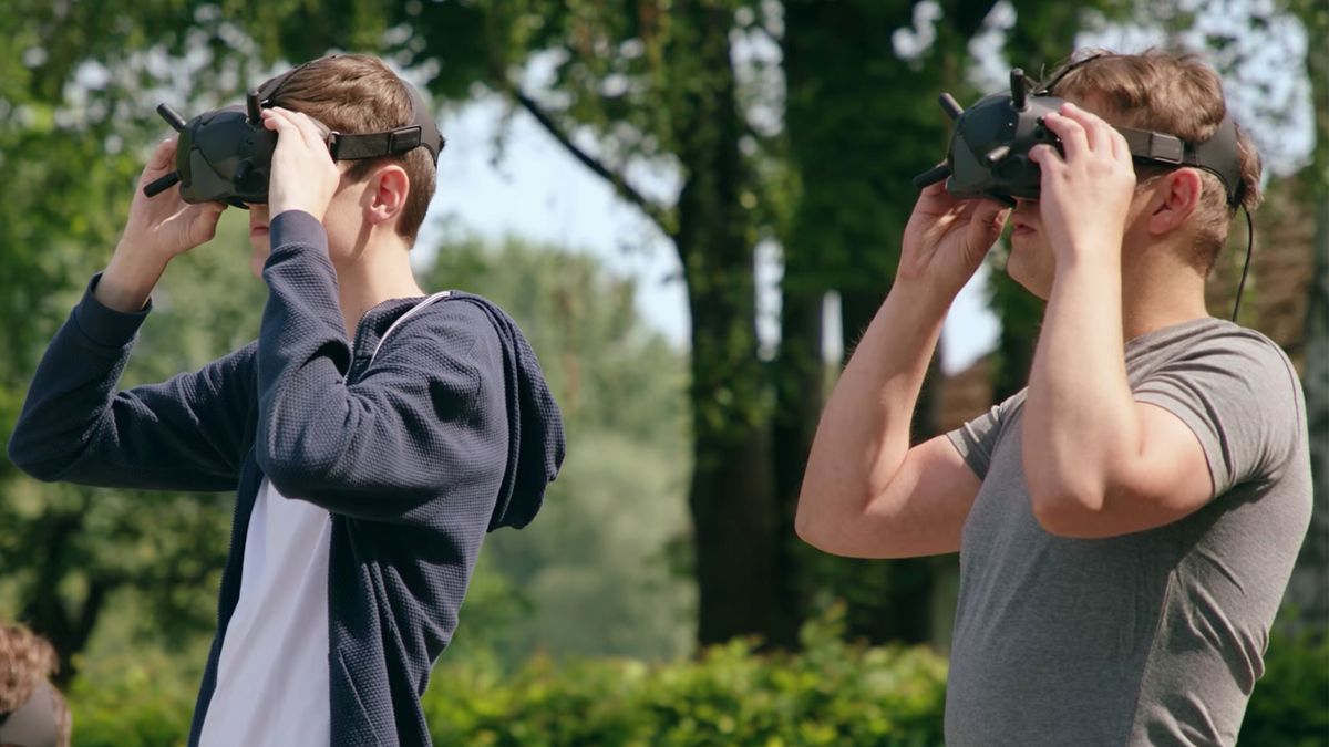 Lot z perspektywy pierwszej osoby. DJI prezentuje gogle dla pilotów 1