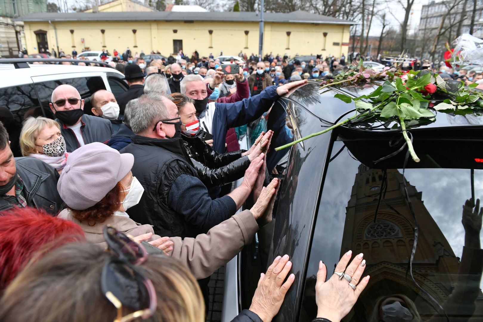 Pogrzeb Krzysztofa Krawczyka. Znani żegnają wielkiego muzyka