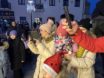 Ożarów: Kiermasz, spotkanie z Mikołajem i rozświetlenie choinki