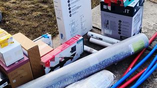 Płock: Kradzież w markecie budowlanym. Para wywoziła towar za tysiące złotych