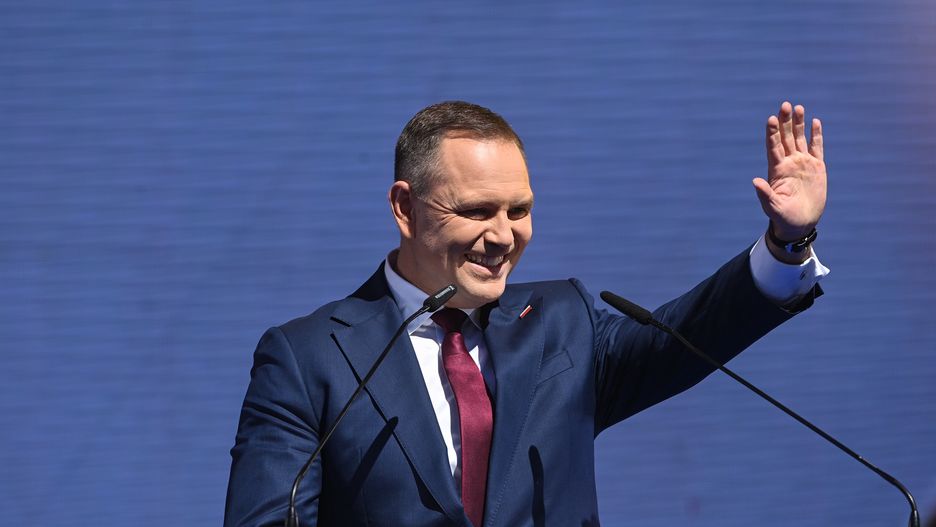 Pułtusk, 22.06.2025. Prezydent elekt Karol Nawrocki przemawia na pikniku rodzinnym ph. "Wygrała Polska" na terenie amfiteatru w Pułtusku, 22 bm. (aldg) PAP/Piotr Nowak