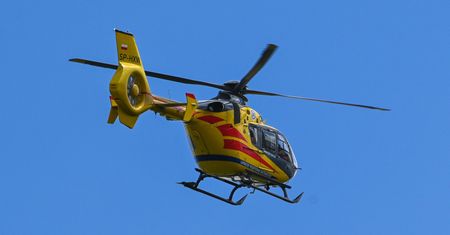 Nie wypłynął z zalewu. Świadkowie rzucili się na pomoc. Lądował LPR