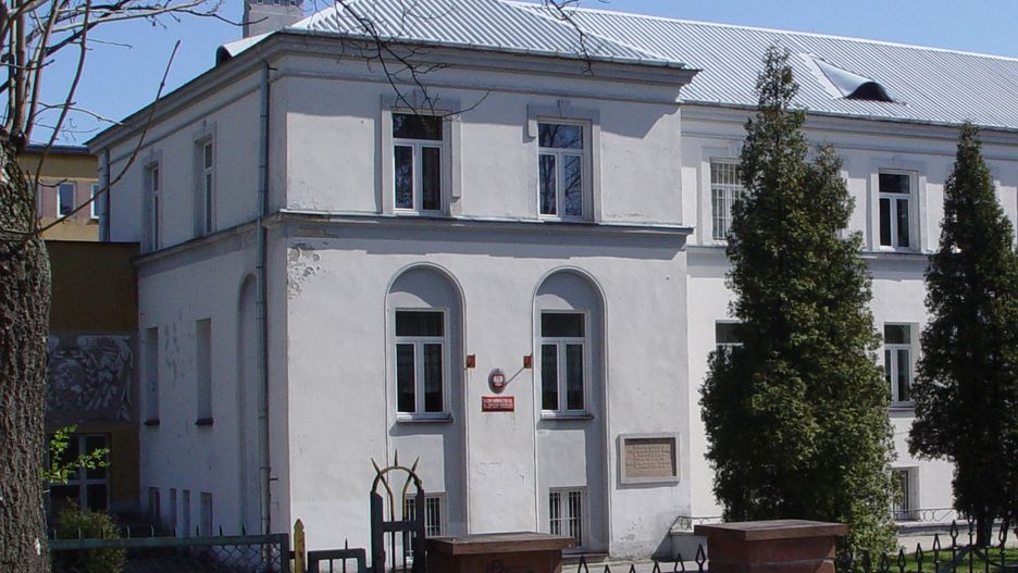 Dyrektor z zarzutami. Miał ukraść pieniądze przeznaczone na wycieczki.