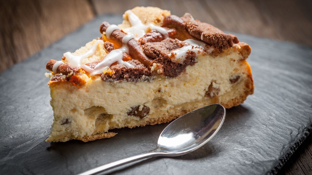 Dlaczego nie warto dodawać rodzynek do sernika?