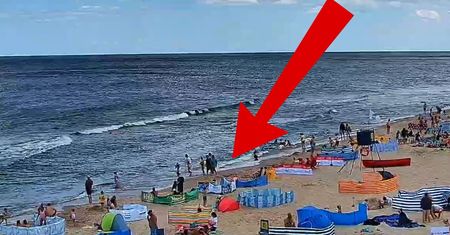 Ujęcie z plaży w Chłapowie. Oto co zrobili plażowicze