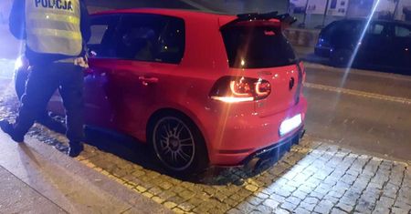 Akcja policji: blisko 80 ujawnionych wykroczeń, kilkadziesiąt mandatów i 5 zatrzymanych dowodów rejestracyjnych