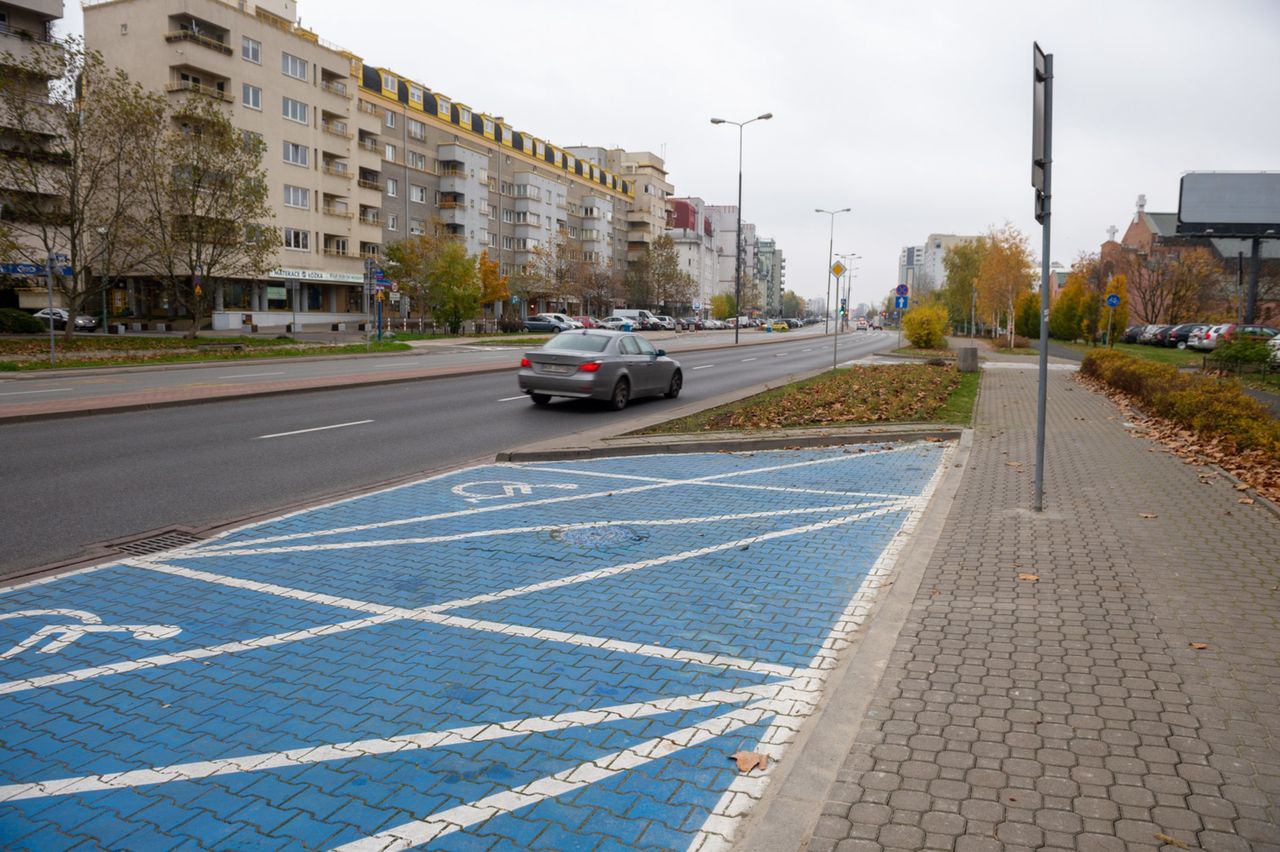 Warszawa. ZDM zlikwidował bariery architektoniczne na Ursynowie, fot. Zarząd Dróg Miejskich