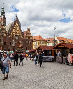 Kosmiczne ceny na jarmarku we Wrocławiu. Pierogi i kiełbasa za kilkadziesiąt złotych