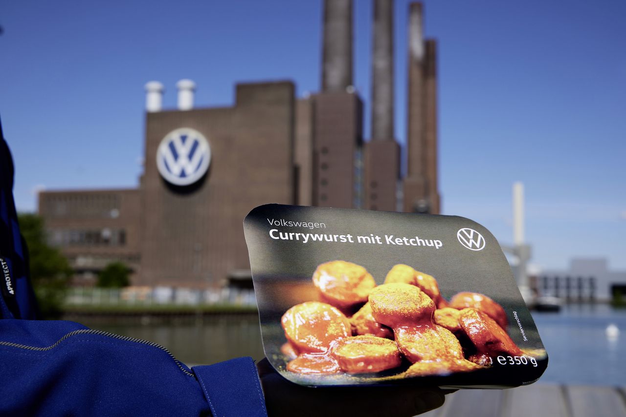 Volkswagen wchodzi w sprzedaż kiełbasy. Tak, ten Volkswagen