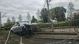 Warszawa: Wypadek na ul. Okopowej. Kierowca BMW wjechał w przystanek